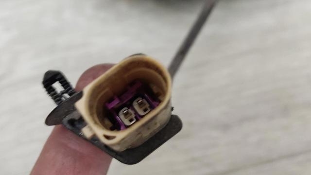 Гидроопора двигателя левая 8R0199381C VAG