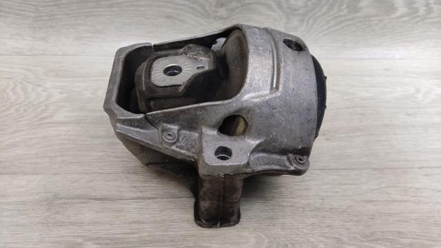 VAG 8R0199381C Левая подушка двигателя в наличии Запорожье