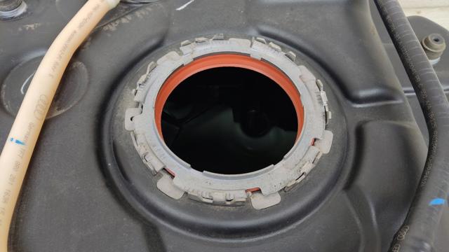 VAG 8R0201060AP Бак топливный в наличии Львов