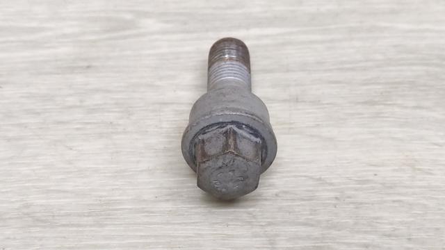 8R0601295 Колесный болт купить Львов