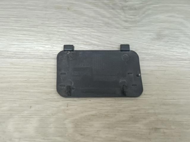 Заглушка бампера буксировочного крюка 8R0807449 VAG