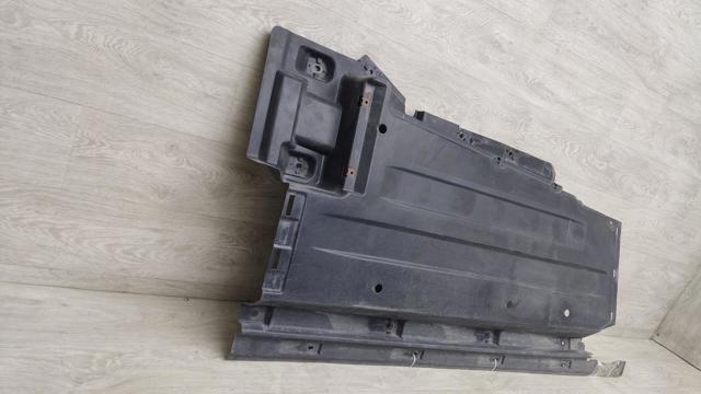 8R0825207C VAG Защита днища левая купить в Одесса