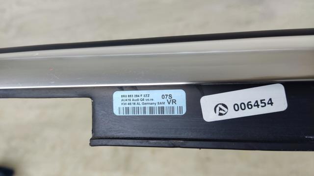 VAG 8R0853284F2ZZ Молдинг опускного стекла двери передней правой в наличии Кривой Рог