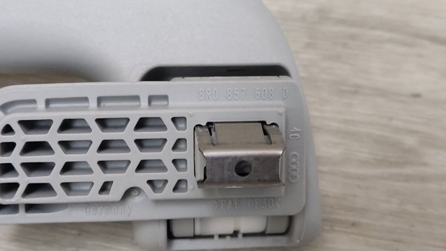 8R0857608D VAG купить в Каменское