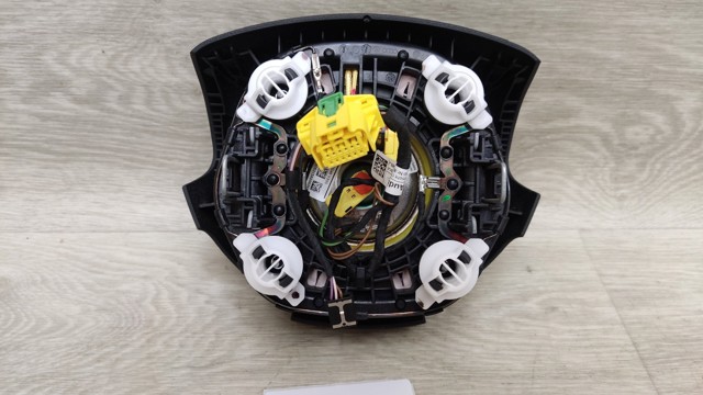 VAG 8R0880201AKAZ3 Подушка безопасности (AIRBAG) водительская в наличии Черновцы