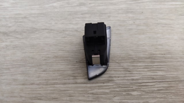 8R0962108AV10 Кнопка блокировки дверей купить Украина