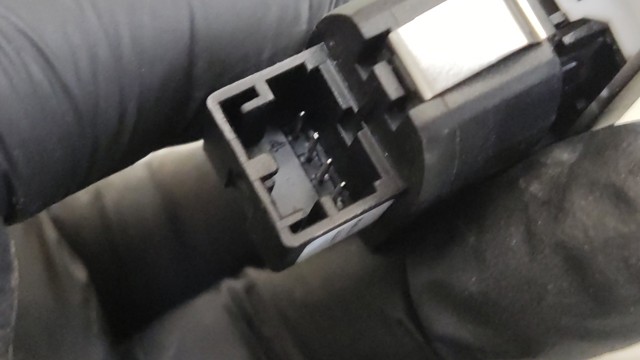 8R0962108AV10 VAG Кнопка блокировки дверей купить в Ужгород