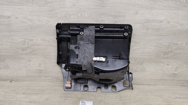 8R18571046PS VAG Ящик перчаточный (бардачок) купить в Ирпень