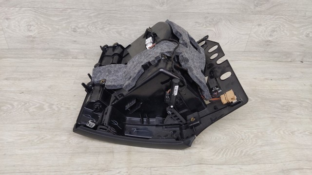 8R18571046PS Ящик перчаточный (бардачок) купить Кривой Рог