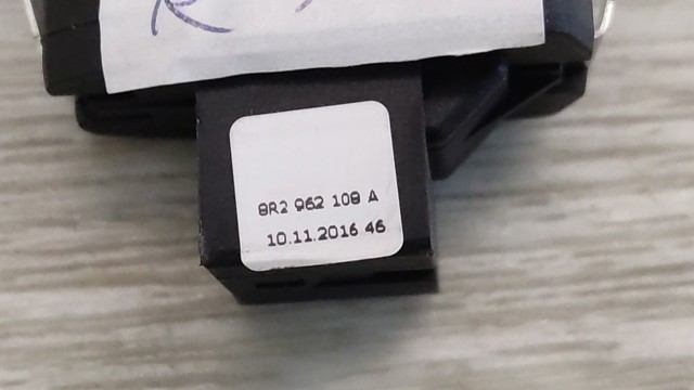 Выключатели 8R2962108AV10 VAG