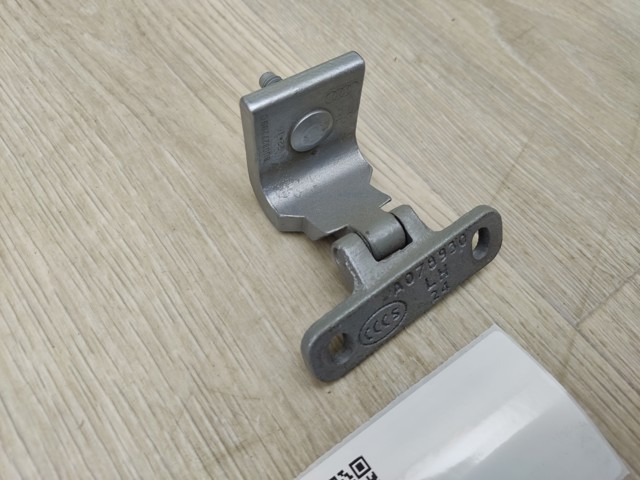 8U0827299C Петля задней двери купить Одесса