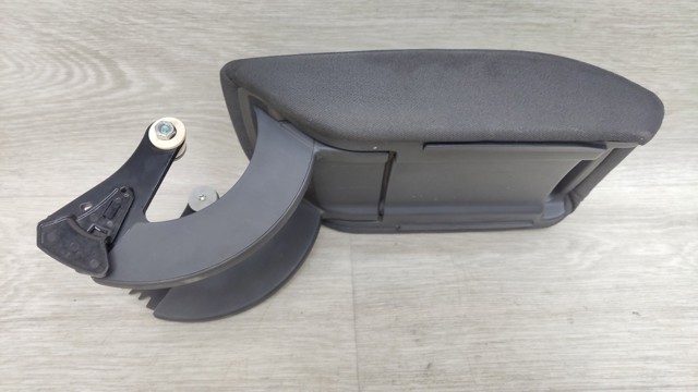 VAG 8U0864283A в наличии Украина