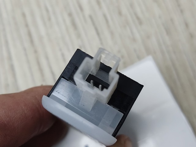 8U0947415 VAG купить в Ровно