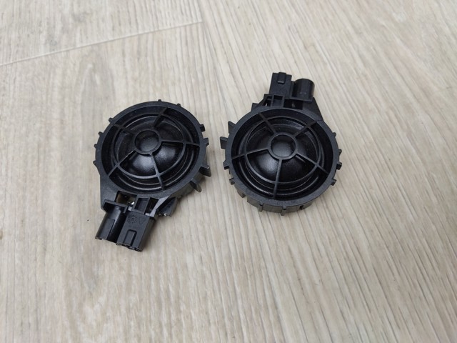 8V0035399C VAG купить в Каменское
