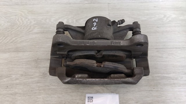Суппорт тормозной, передний, правый 8V0615124D VAG