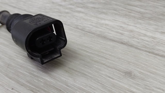 8V0615437 Датчик износа тормозных колодок передний купить Житомир