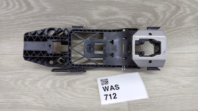 VAG 8V0837885 Держатель наружной ручки двери передней левой в наличии Черкассы