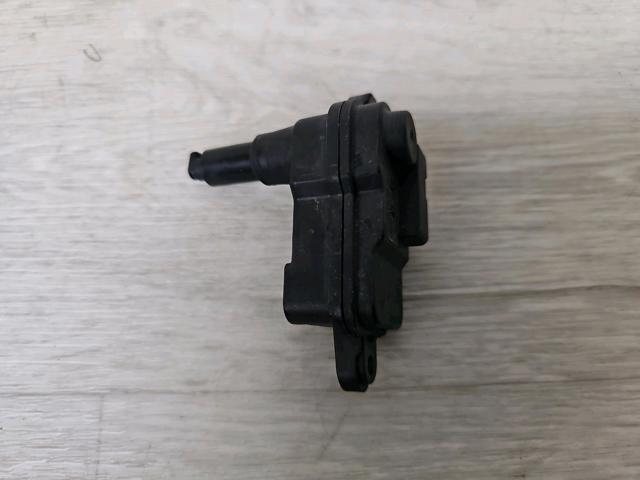 VAG 8V0862159 Мотор-привод открытия лючка бака в наличии Николаев