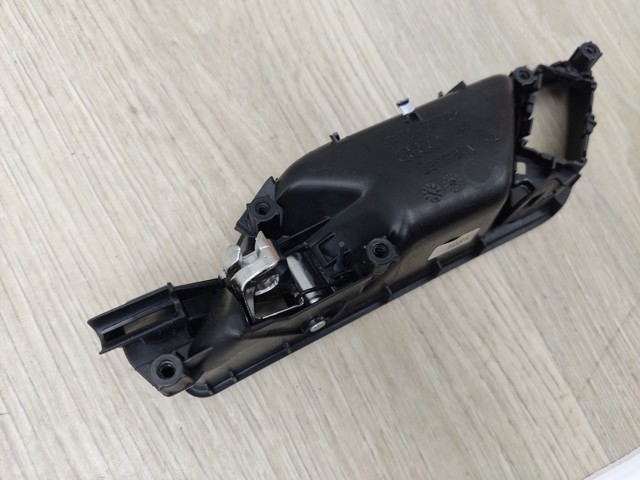8V3837020A VAG купить в Кривой Рог