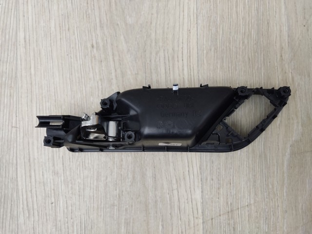 8V3837020A VAG купить в Ирпень