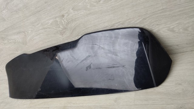 Спойлер на багажник 8V4827933C VAG