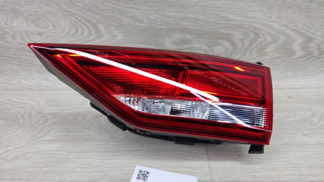 Фара задняя правая внутренняя 8V5945076 VAG