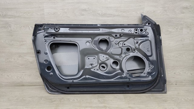 8V7831051 VAG купить в Чернигов