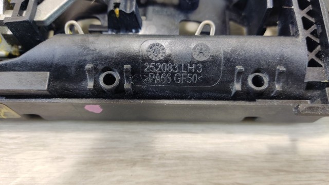 VAG 8W01837811A Держатель наружной ручки двери передней левой в наличии Львов