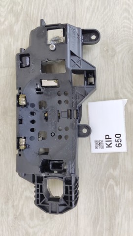 8W02837812A Держатель наружной ручки двери правых дверей купить Киев