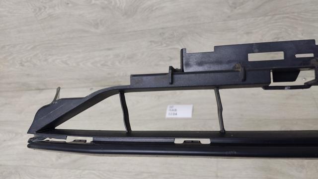 VAG 8W0807683A9B9 Решетка бампера в наличии Харьков