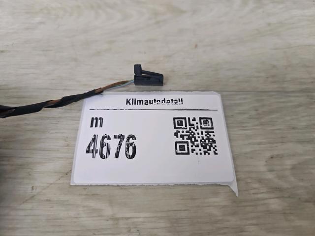 8W0971832 VAG Разъем (фишка) фонаря подсветки номерного знака купить в Черкассы