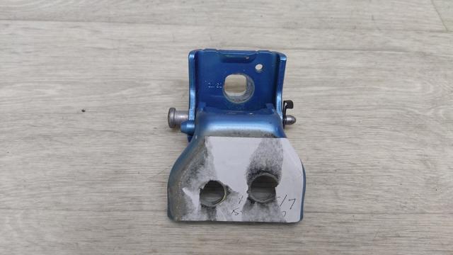 Петля передней двери, левой 9035V3 PEUGEOT