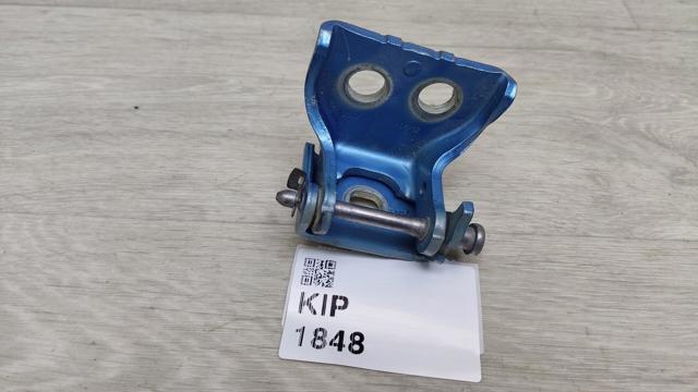 Петля передней двери левая 9035V4 PEUGEOT