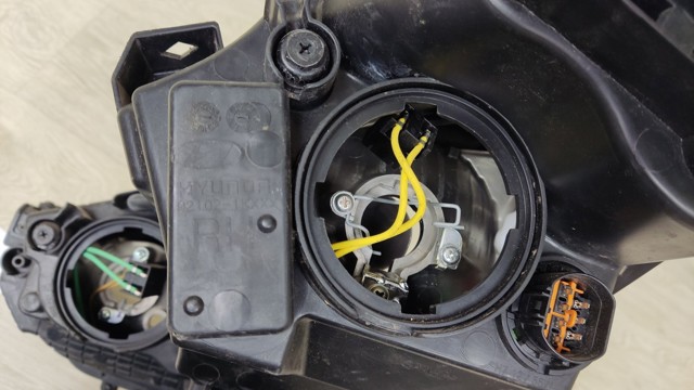 921021K000 HYUNDAI Фара правая купить в Хмельницкий