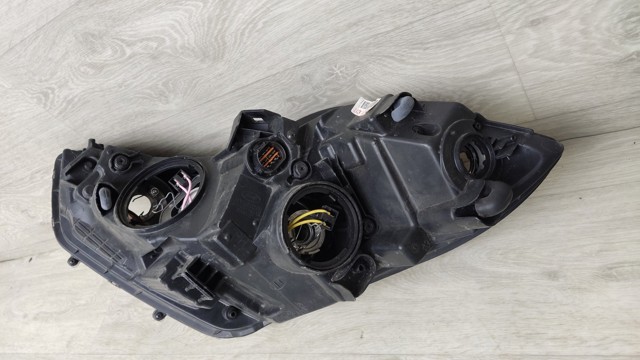 921021K300 HYUNDAI Правая фара купить в Николаев