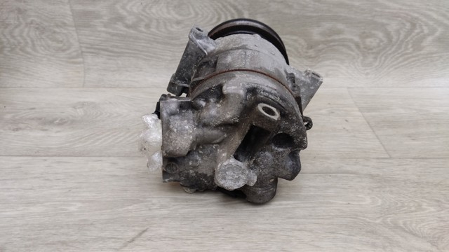 Компрессор кондиционера 926005NA2A NISSAN