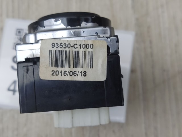 93530C1000 HYUNDAI Регулятор зеркал купить в Харьков