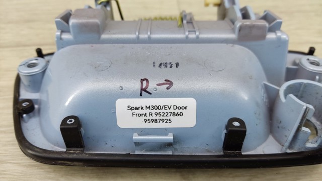 Ручка передней двери наружная, правая 95227860 GM
