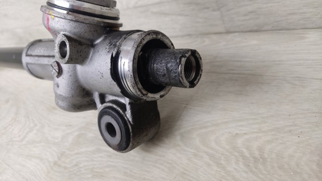 Реечный рулевой механизм 95275928 GM