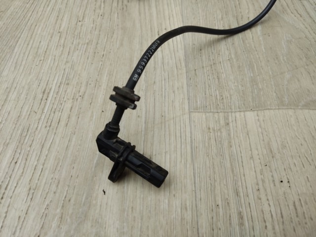 Датчик АБС (ABS) передний, правый 95937222 GM