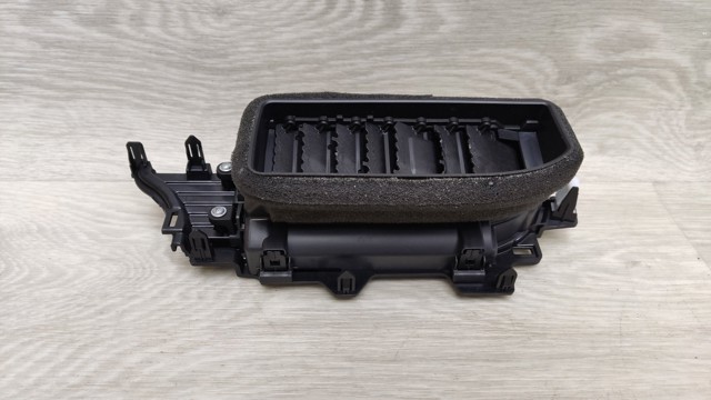 HYUNDAI 97480GI000LS5 Решетка вентиляции салона на "торпедо" левая в наличии Киев