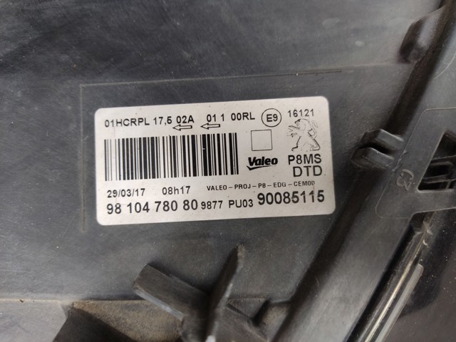 Правая блок фара 9810478080 PEUGEOT