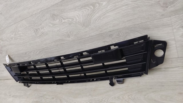 9810963580 PEUGEOT Решетка бампера купить в Житомир