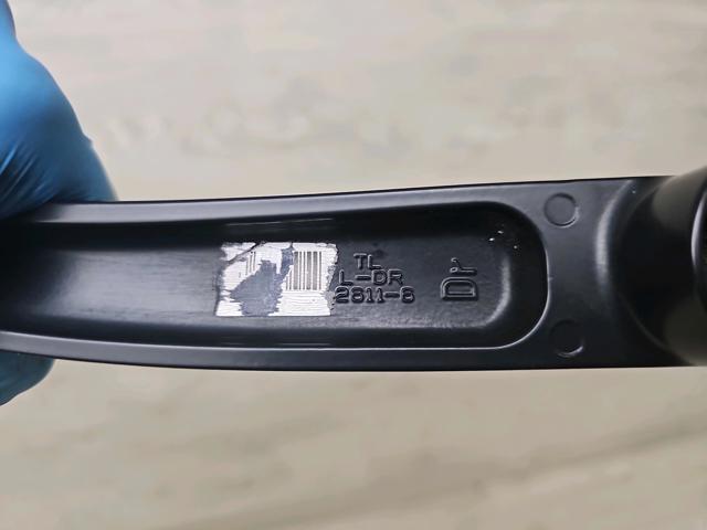 Рычаг-поводок стеклоочистителя лобового стекла 98311D7000 HYUNDAI