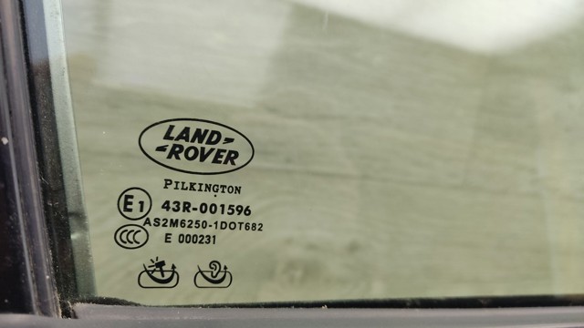Стекло передней двери, правой 9H3221410AB LAND ROVER