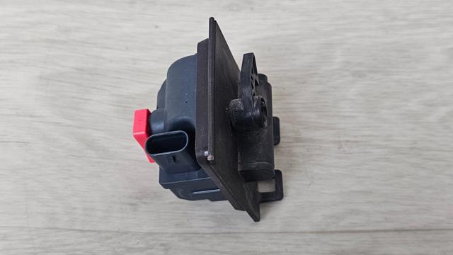 A0008207703 MERCEDES Мотор-привод открытия лючка бака купить в Павлоград