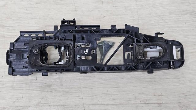 Держатель наружной ручки двери, задней левой A0997601700 MERCEDES