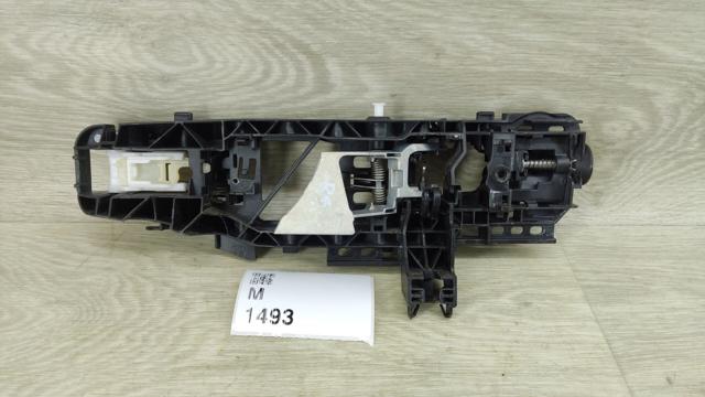 Держатель наружной ручки двери, передней правой A0997602202 MERCEDES