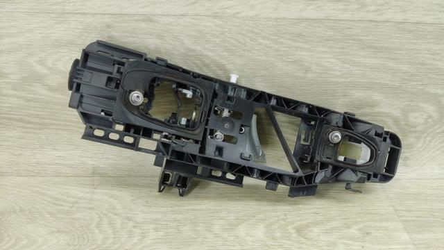 MERCEDES A0997602202 Держатель наружной ручки двери передней правой в наличии Кривой Рог
