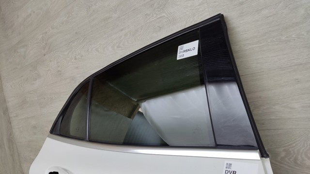 MERCEDES A1567350410 Стекло двери задней правой в наличии Запорожье